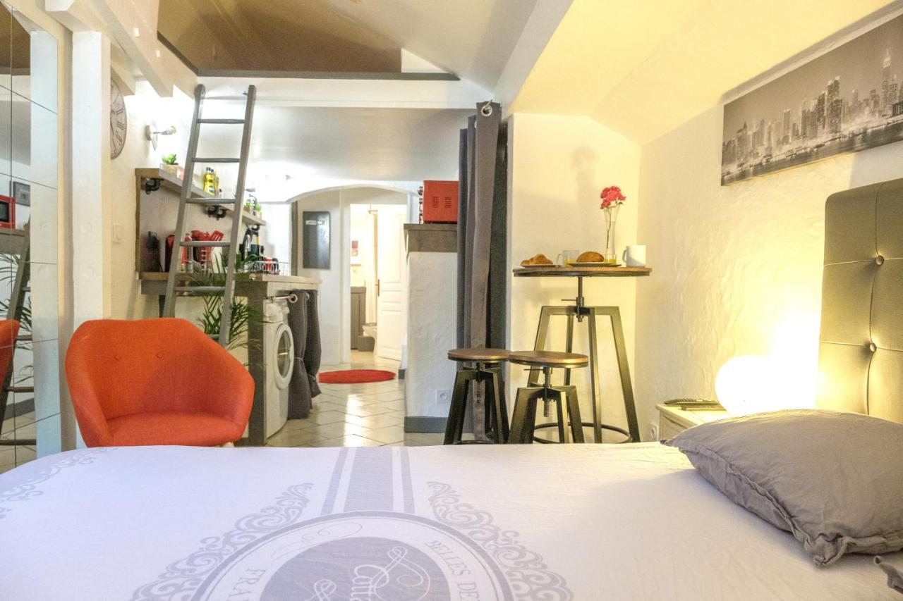 Studio, Lit Queen Size, NETFLIX et WIFI, parking, HYPERCENTRE a 400m, lave vaisselle, arrivee tardive possible avec boite a cles Albertville Extérieur photo