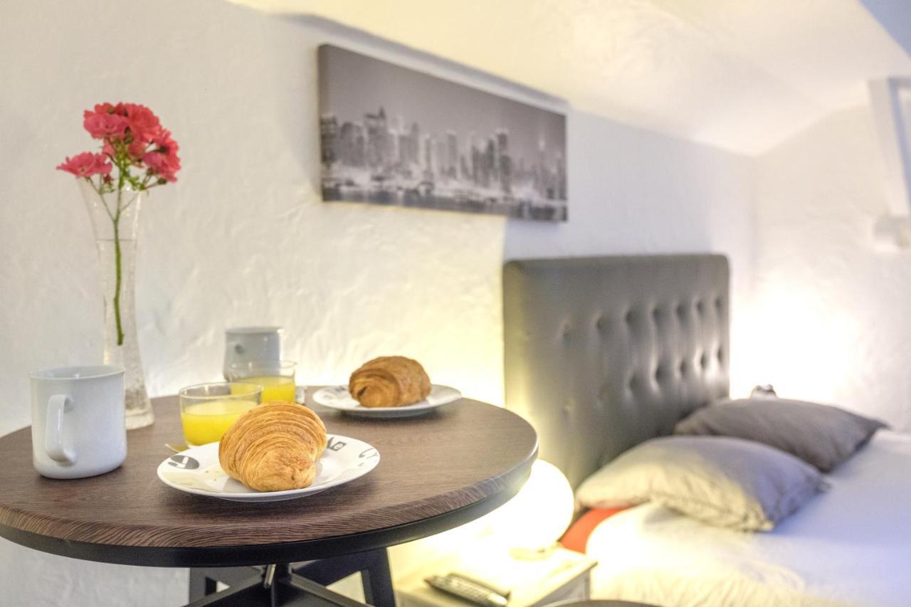 Studio, Lit Queen Size, NETFLIX et WIFI, parking, HYPERCENTRE a 400m, lave vaisselle, arrivee tardive possible avec boite a cles Albertville Extérieur photo