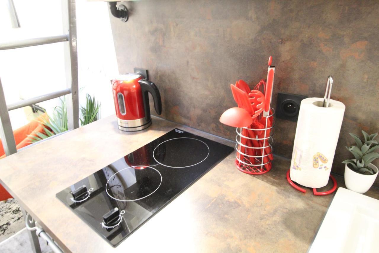 Studio, Lit Queen Size, NETFLIX et WIFI, parking, HYPERCENTRE a 400m, lave vaisselle, arrivee tardive possible avec boite a cles Albertville Extérieur photo